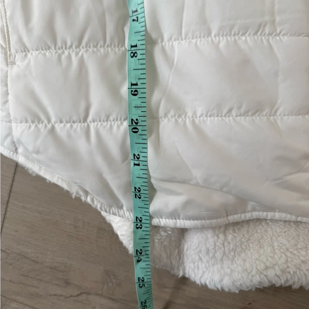 NWT WOMENS FREELY
CHLOE SHERPA VEST
SUGAR SWIZZLE size Medium white - Picture 3 of 6